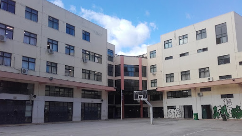 Σοκ στο 1ο ΕΠΑΛ Αθηνών: Ανήλικοι μαχαίρωσαν 16χρονο μαθητή