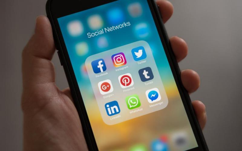 Facebook- μηνύματα