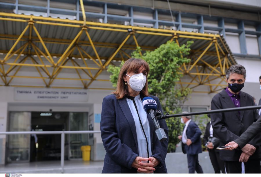 Κατερίνα Σακελλαροπούλου-εμβόλιο