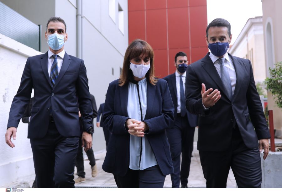 Κατερίνα Σακελλαροπούλου-εμβόλιο