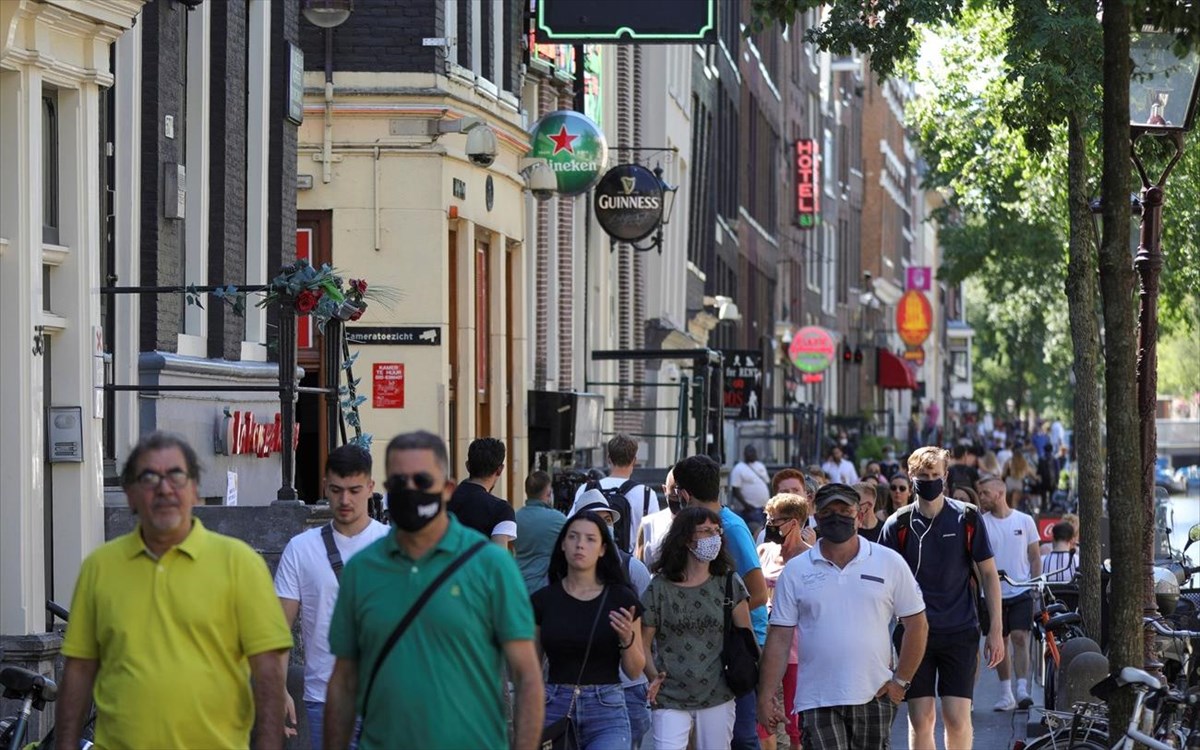 Ολλανδία: Κατά 45% αυξήθηκαν τα κρούσματα του κορονοϊού σε εβδομαδιαία βάση