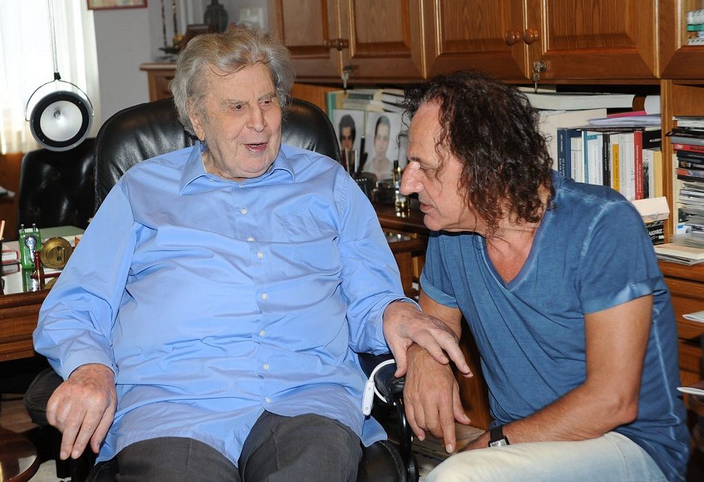 Βασίλης Παπακωνσταντίνου