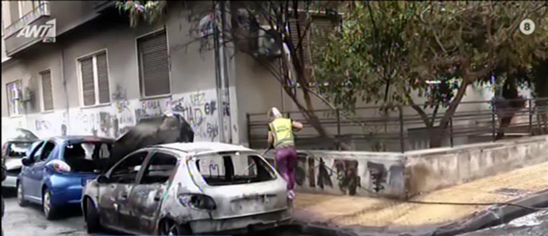 Πατήσια: Φωτιά σε 11 αυτοκίνητα και απορριμματοφόρο – Τι αναφέρει ο Δήμος Αθηναίων