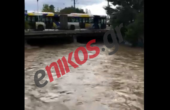 Κακοκαιρία “Μπάλλος”: Φούσκωσε το ρέμα της Πικροδάφνης – ΒΙΝΤΕΟ αναγνώστη
