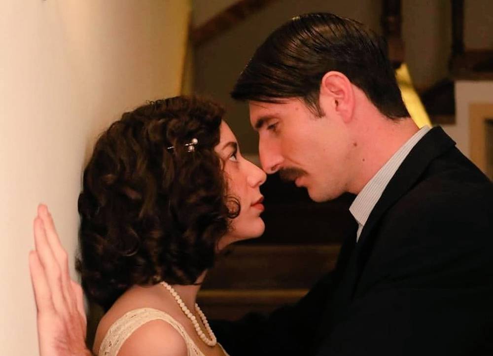 Άγριες Μέλισσες: Η απαγορευμένη σχέση αποκαλύπτεται