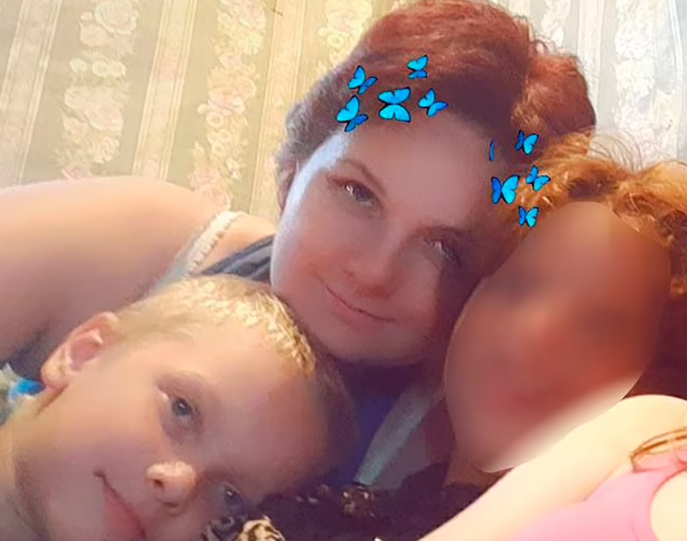 Ρωσία: Στη φυλακή για 15 χρόνια η μητέρα που έκαψε ζωντανό τον γιο της – Σοκάρει η αναπαράσταση