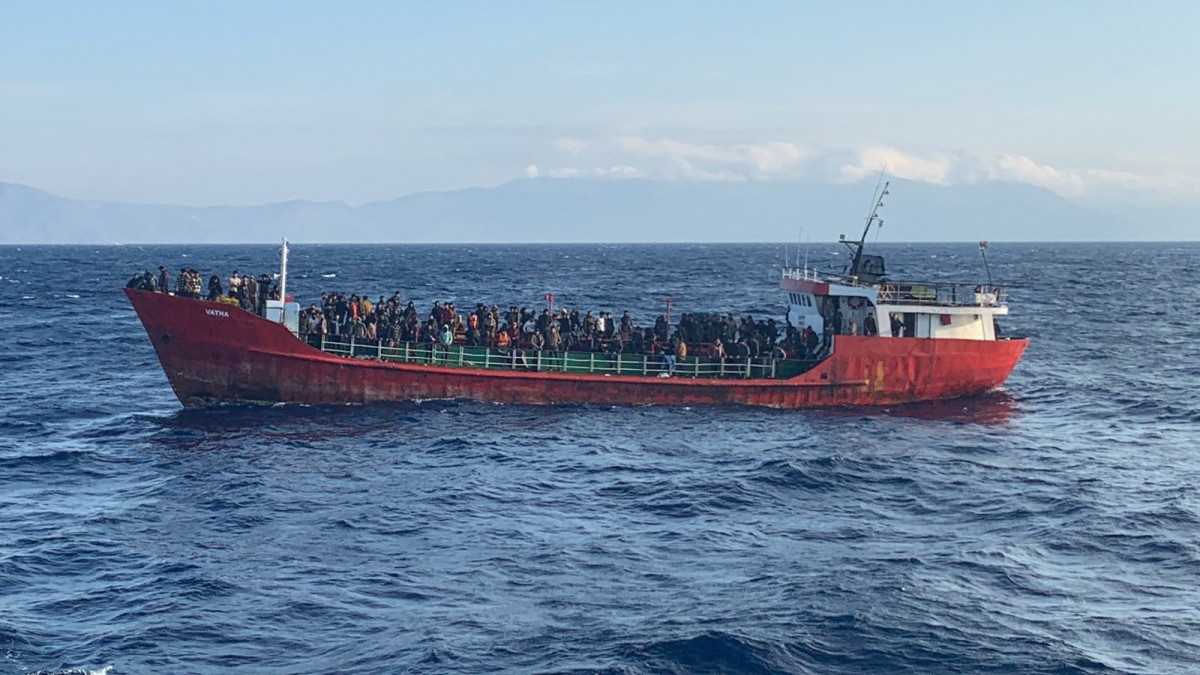 Διπλωματικό θρίλερ: Το πλοίο με τους 450 μετανάστες και η διαμαρτυρία της Ελλάδας για τη στάση της Τουρκίας