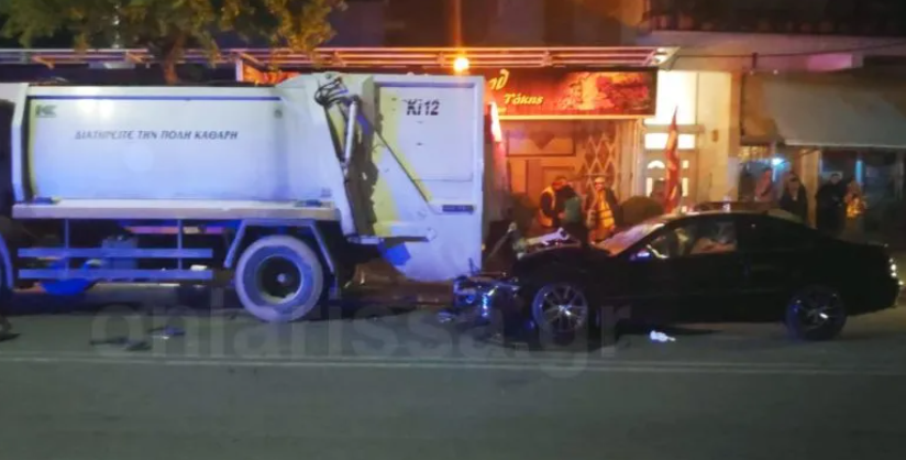 Λάρισα: Αυτοκίνητο έπεσε πάνω σε απορριμματοφόρο