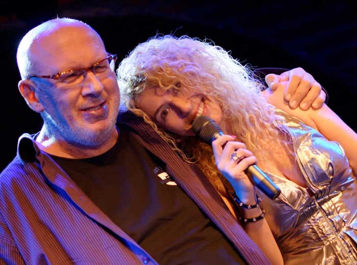 Αυτό είναι το νέο τραγούδι του Λάκη Παπαδόπουλου με την Αντιγόνη Κατσούρη