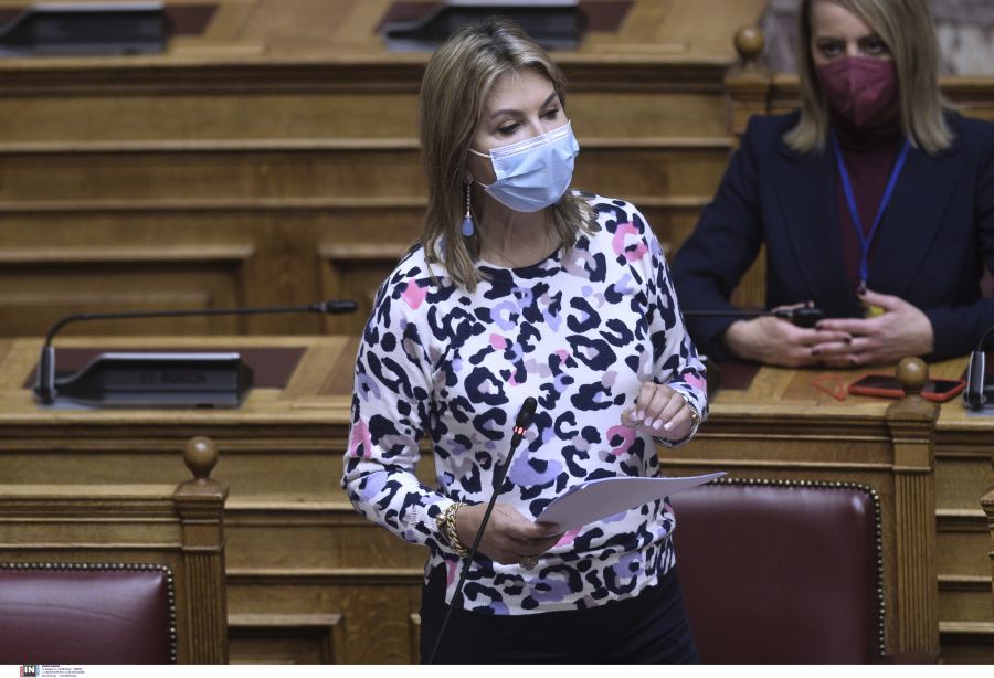 Ζέτα Μακρή- σχολεία