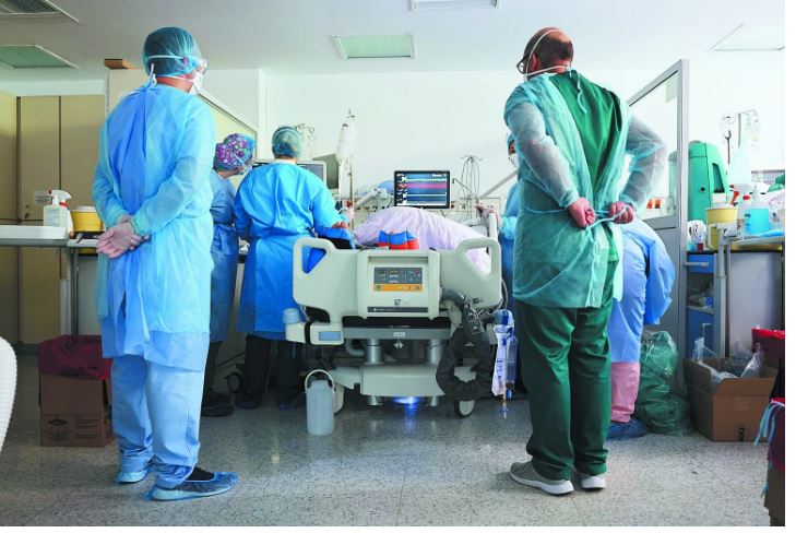 Γιάννης Οικονόμου -επίταξη γιατρών