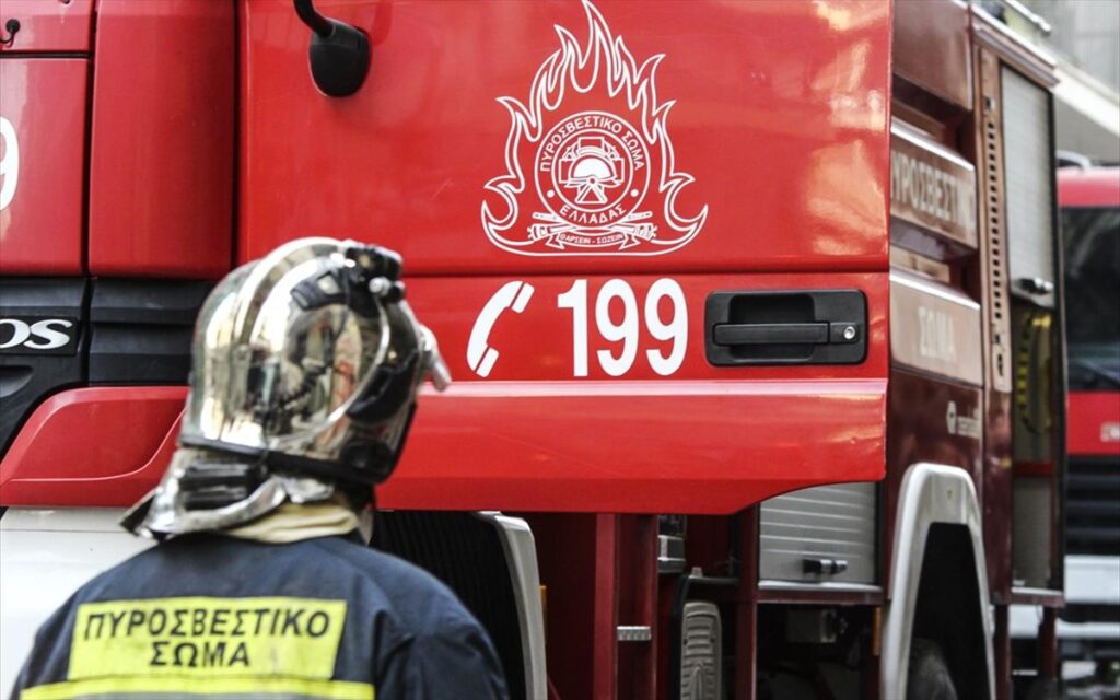 Άρτα: Πυροσβεστικό όχημα έπεσε σε χαράδρα – Στο νοσοκομείο δύο πυροσβέστες