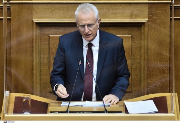 Γιάννης Ραγκούσης