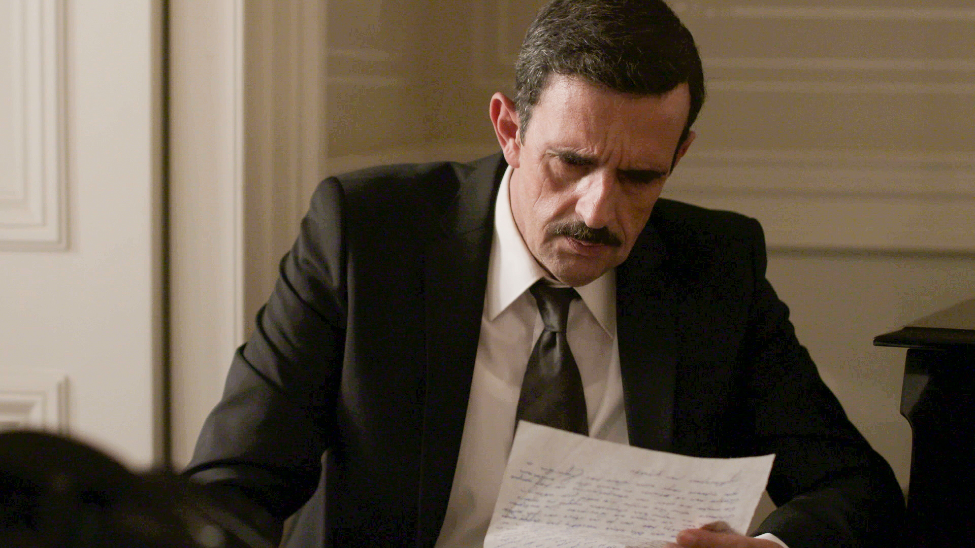 Άγριες Μέλισσες: Η Μυρσίνη καταλαβαίνει το σχέδιο της Αντιγόνης για να κερδίσει τον Δούκα