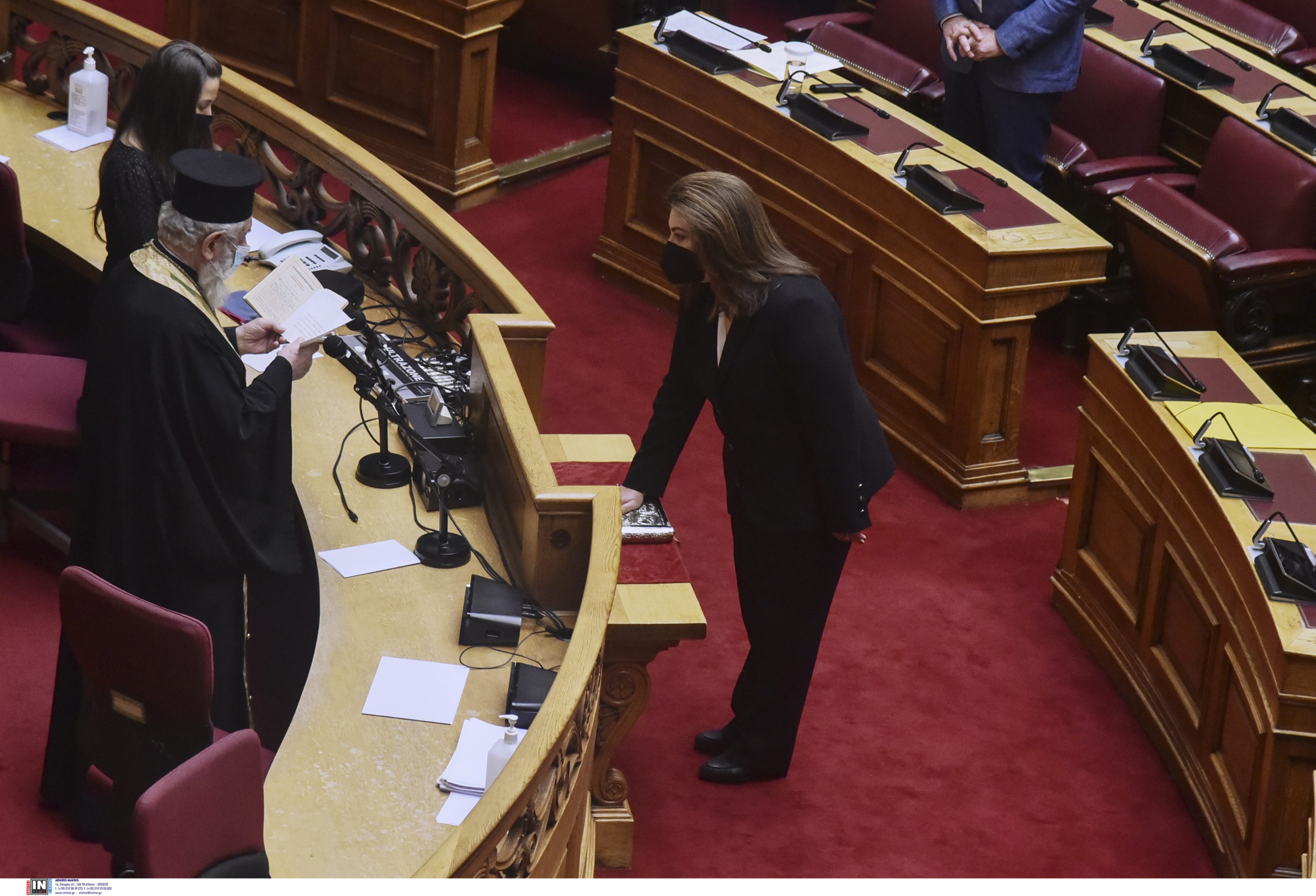Ορκίστηκε η νέα βουλευτής του ΚΙΝΑΛ Τόνια Αντωνίου