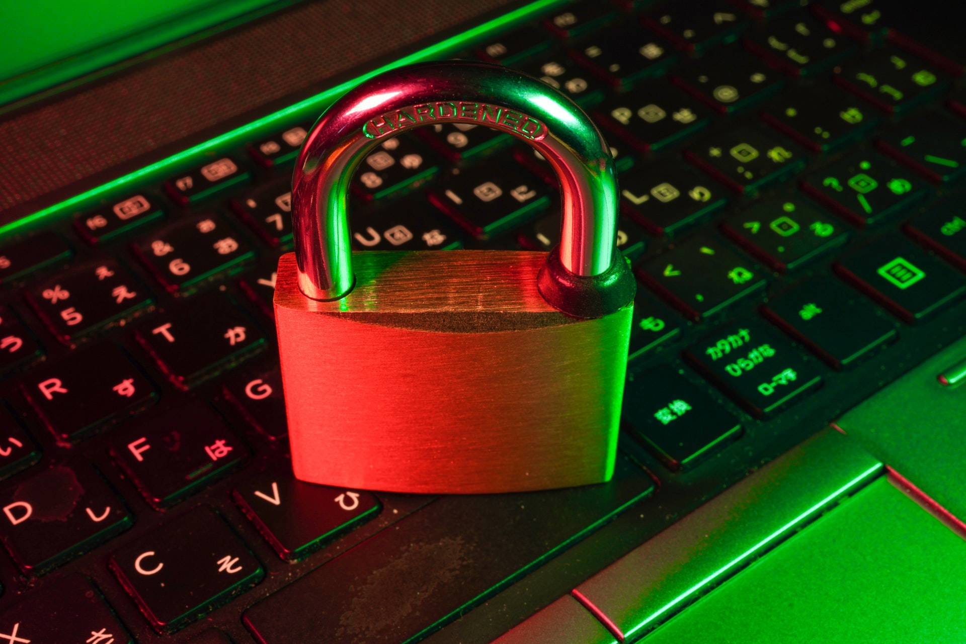 Ηλεκτρονικές απάτες: Πώς να προστατευθείτε από phishing, smishing και vishing