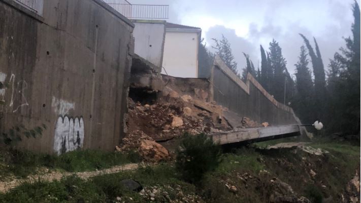 Άρτα: Κατέρρευσε τοίχος σε σχολείο