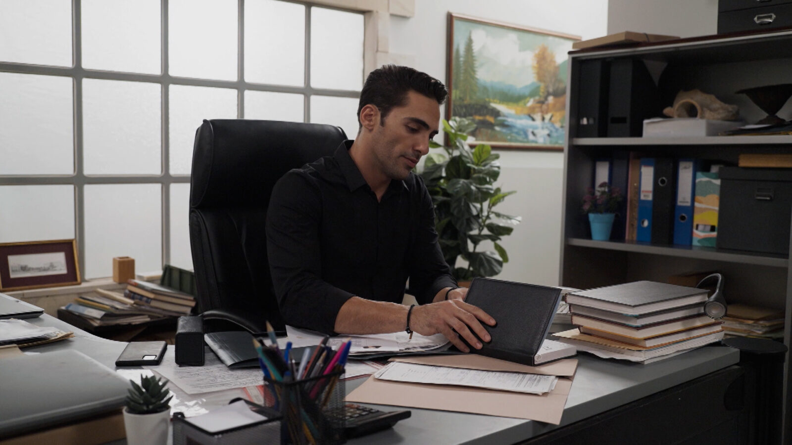 Η Γη της Ελιάς αστυνόμος