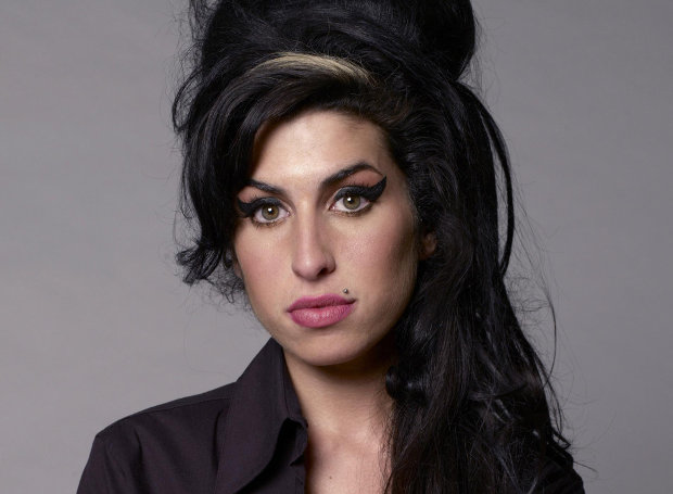 ΗΠΑ: Η γκαρνταρόμπα της Έιμι Γουάινχαουζ βγαίνει σε δημοπρασία