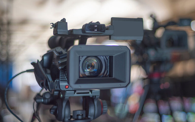 Ποια πολυσυζητημένη εκπομπή αλλάζει τηλεοπτική στέγη;