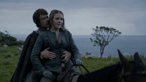 Οι σκηνές σεξ στο Game of Thrones – Τι αποκαλύπτει η “Γιάρα Γκρέιτζοϊ”