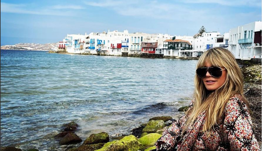 Χάιντι Κλουμ: Γυμνή στη Μύκονο το ξημέρωμα