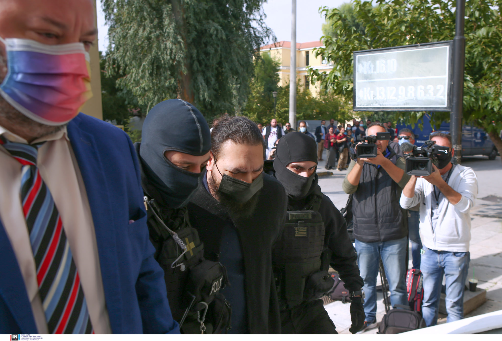 ιερέας επίθεση με βιτριόλι