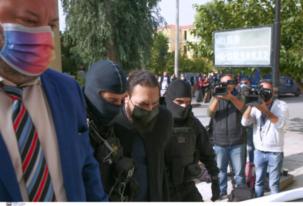 ιερέας επίθεση με βιτριόλι