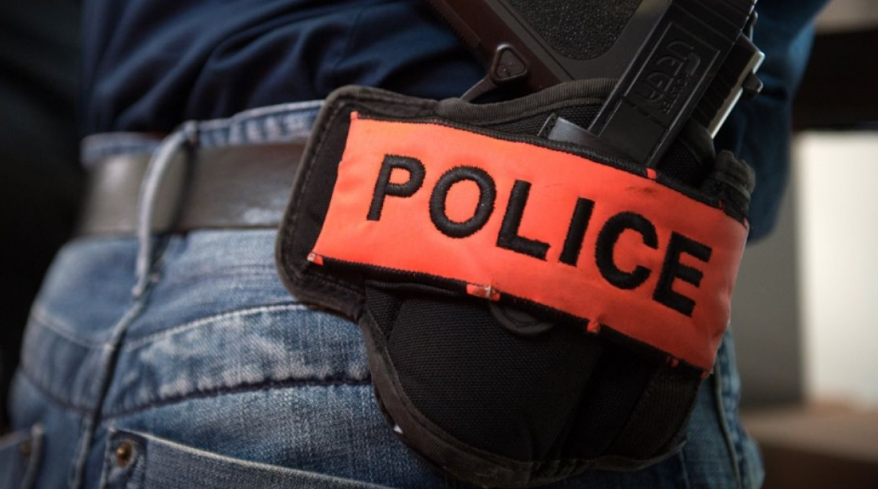 Επίθεση με μαχαίρι στις Κάννες – Τραυματίστηκε ένας αστυνομικός