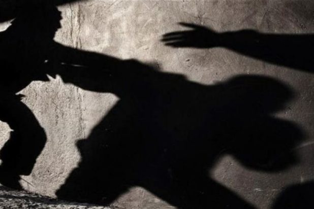 Λαμία, εκπαιδευτικός χτύπησε με μπουνιές γονέα