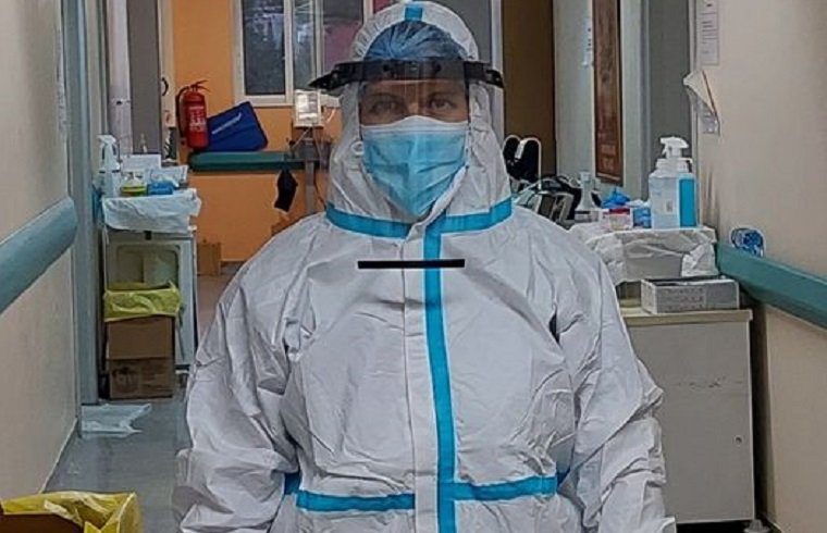 Νοσηλεύτρια