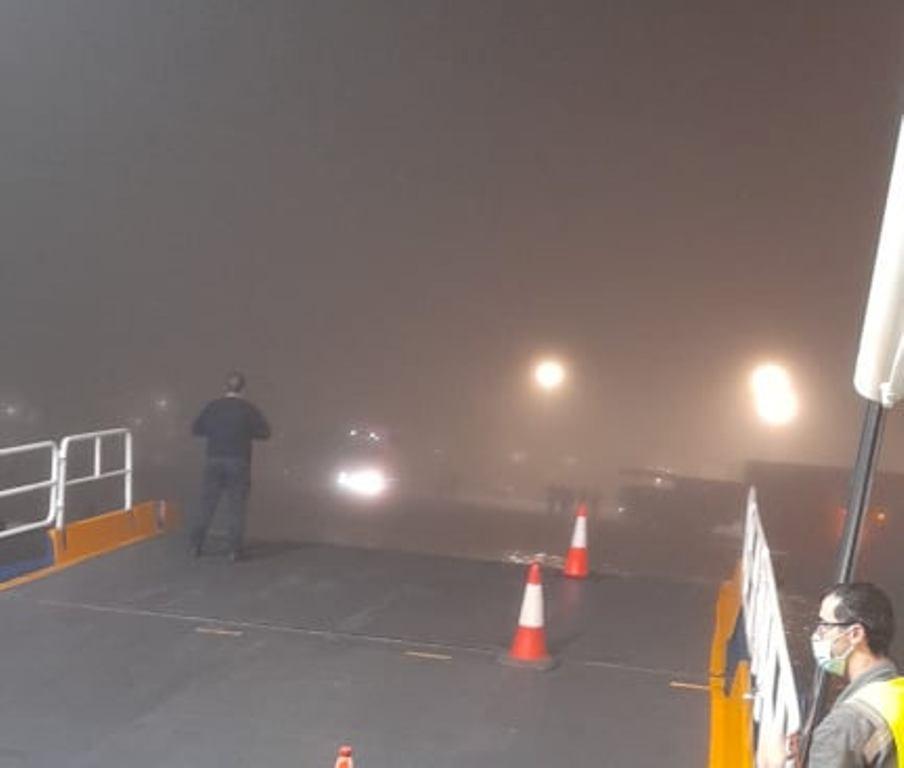 Πάρος: Δεν “έβλεπε” το Blue Star Delos να δέσει λόγω ομίχλης – ΦΩΤΟ