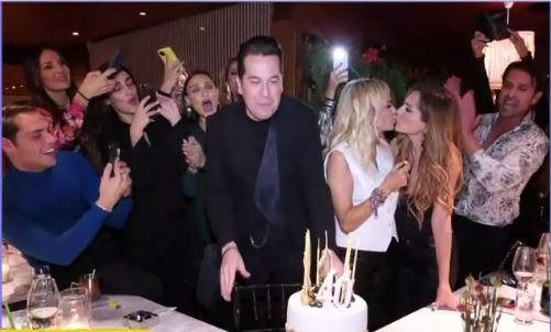 Χάρης Σιανίδης: Πάρτι γενεθλίων υπερπαραγωγή με Βίσση και Βανδή – Το νέο φιλί στο στόμα