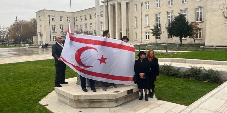 σημαία ψευδοκράτους