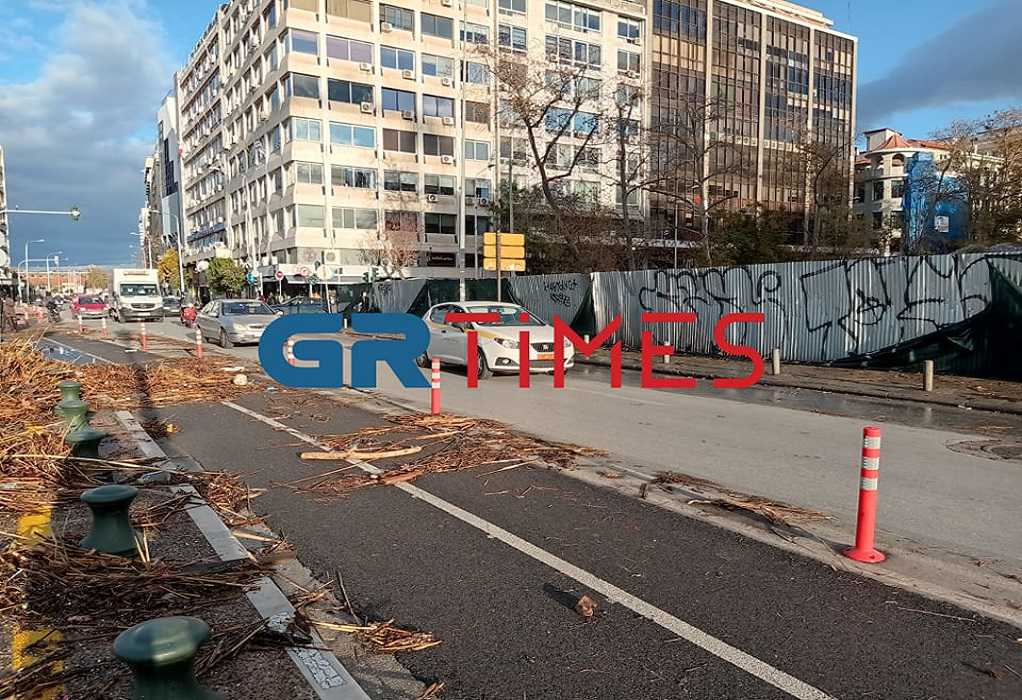 Τα απορρίμματα που ξέβρασε ο Θερμαϊκός στην Θεσσαλονίκη