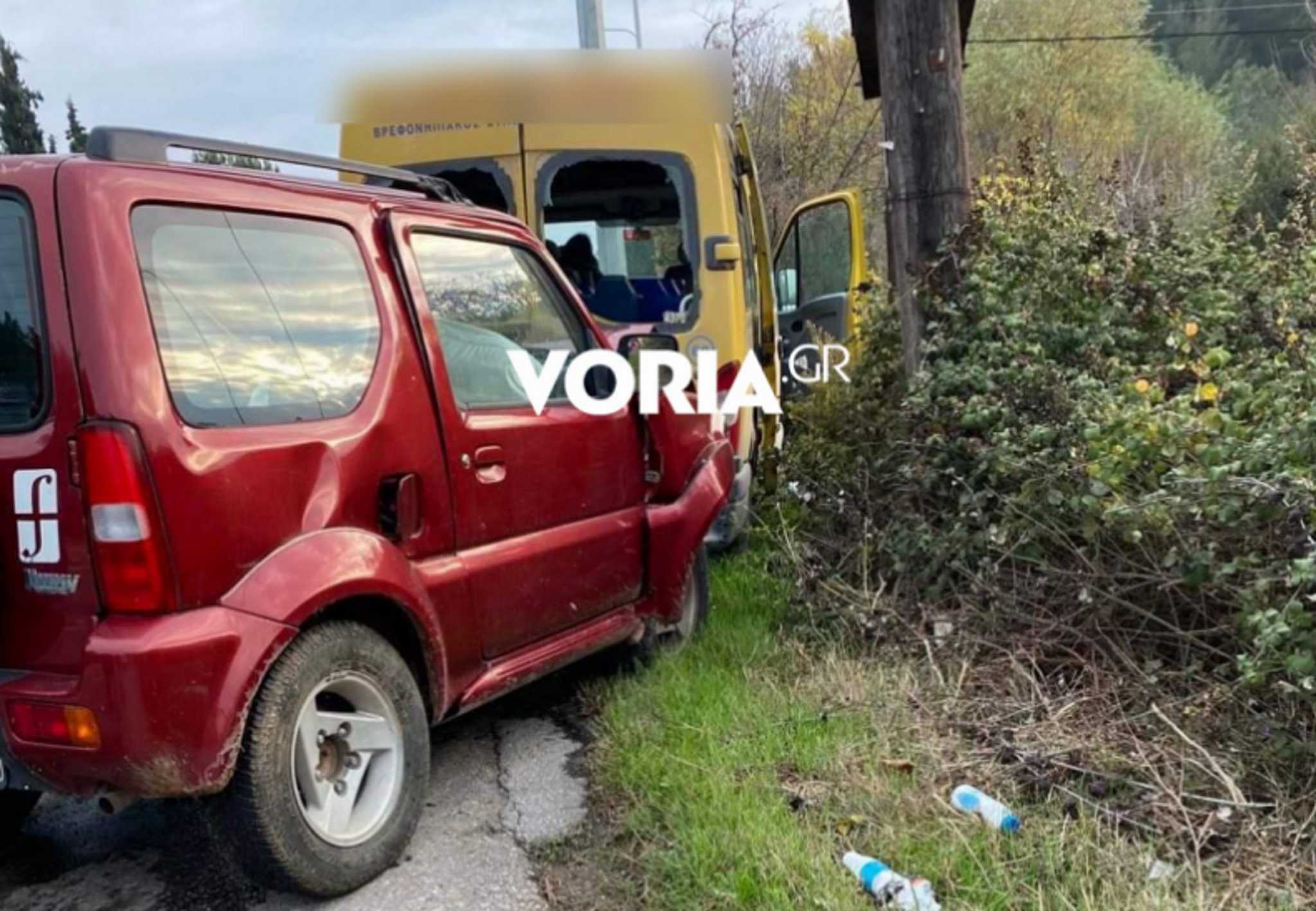 Τροχαίο με σχολικό λεωφορείο στη Θεσσαλονίκη – 7 παιδιά στο νοσοκομείο – ΦΩΤΟ