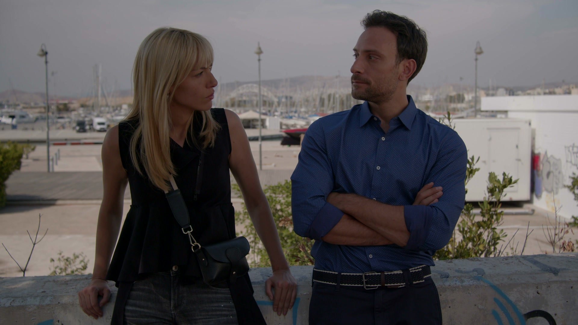 Το Αύριο Μας Ανήκει: Η Στέλλα ζητάει από τον Κωστή να πείσει τον πατέρα του να παραδοθεί