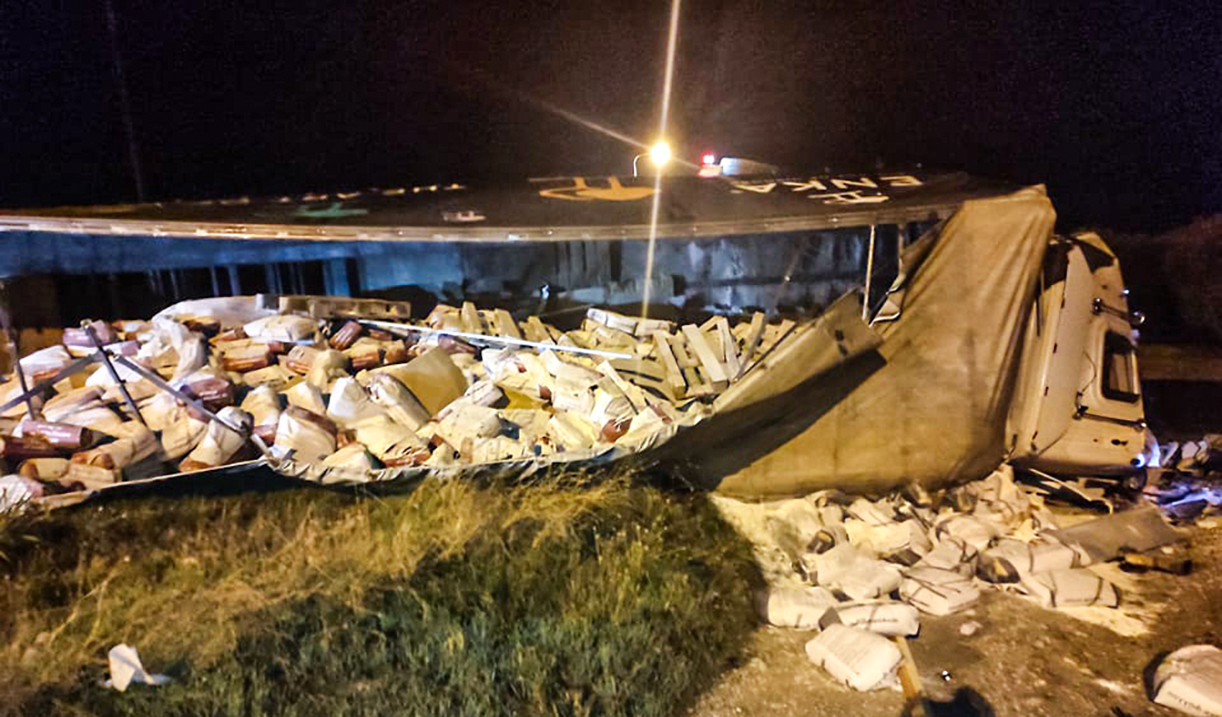 Καβάλα: Σοκάρουν οι εικόνες από το θανατηφόρο τροχαίο με δύο φορτηγά