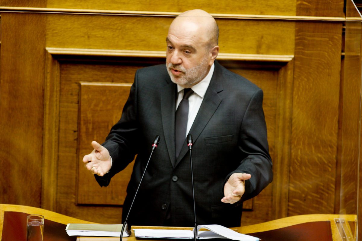 Τρύφων Αλεξιάδης