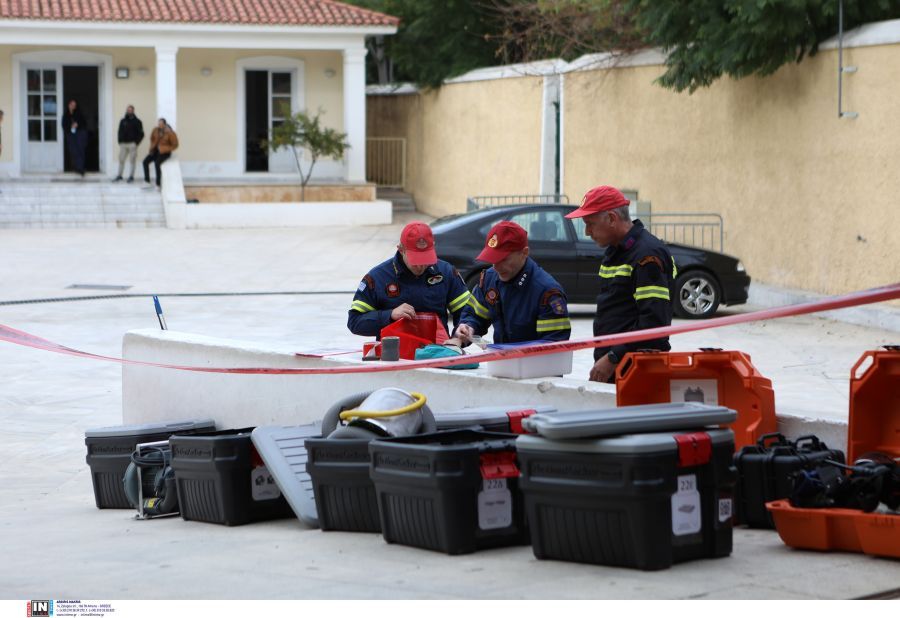 ύποπτα δέματα