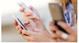 Κυριάκος Πιερρακάκης-αστυνομική ταυτότητα-κινητά