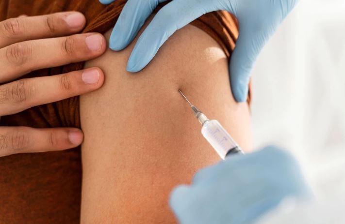 Πιερρακάκης-εμβολιασμός