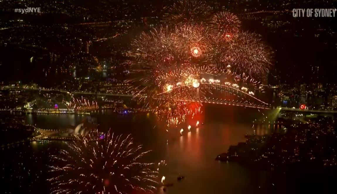 “Ποδαρικό” έκανε το 2022 σε Νέα Ζηλανδία και Αυστραλία – Λαμπερές γιορτές με πυροτεχνήματα υπό τον φόβο της Όμικρον