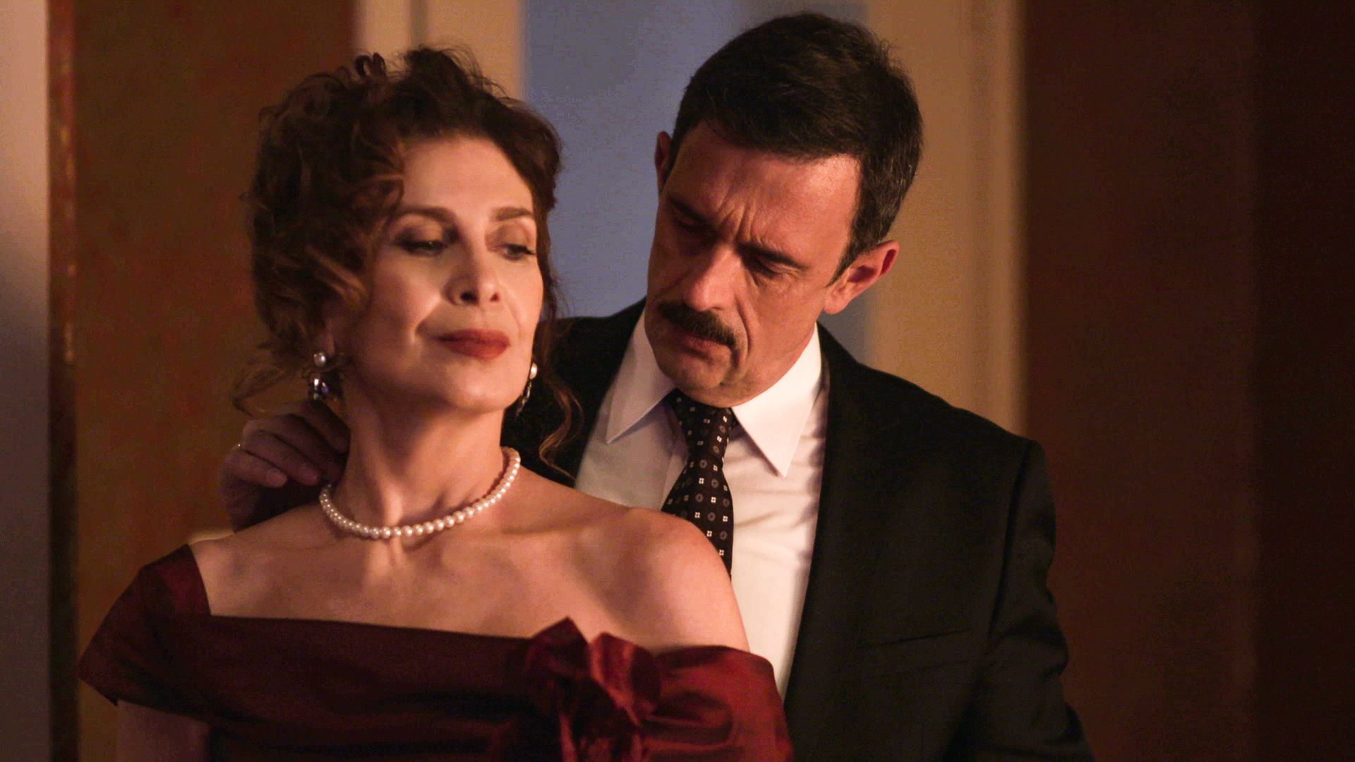 Πρόταση γάμου και απόπειρα δολοφονίας στις Άγριες Μέλισσες