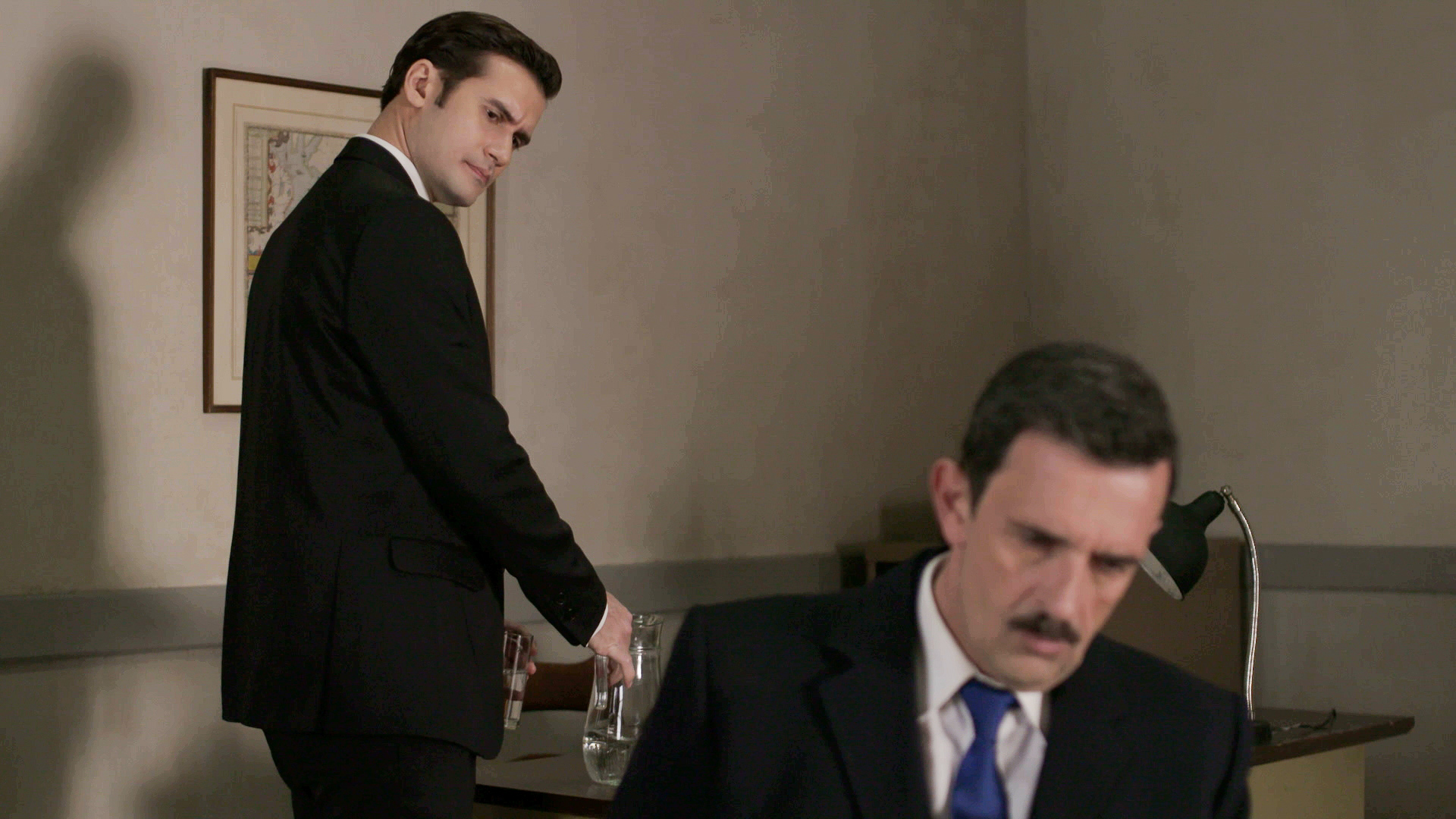 Άγριες Μέλισσες: Η Ελένη καταρρέει – Η Βιολέτα φέρνει δυσάρεστα νέα στις αδελφές Σταμίρη