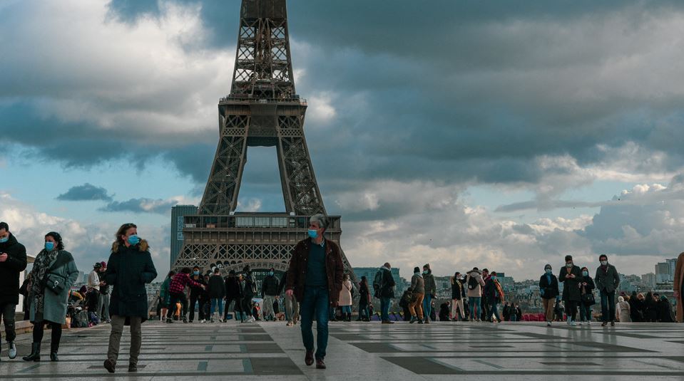 Γαλλία: Ρεκόρ με πάνω από 100.000 κρούσματα κορονοϊού σε ένα 24ωρο