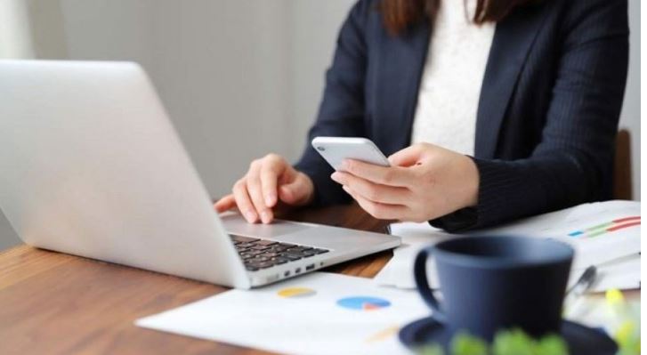 δημόσιοι υπάλληλοι -θρανία