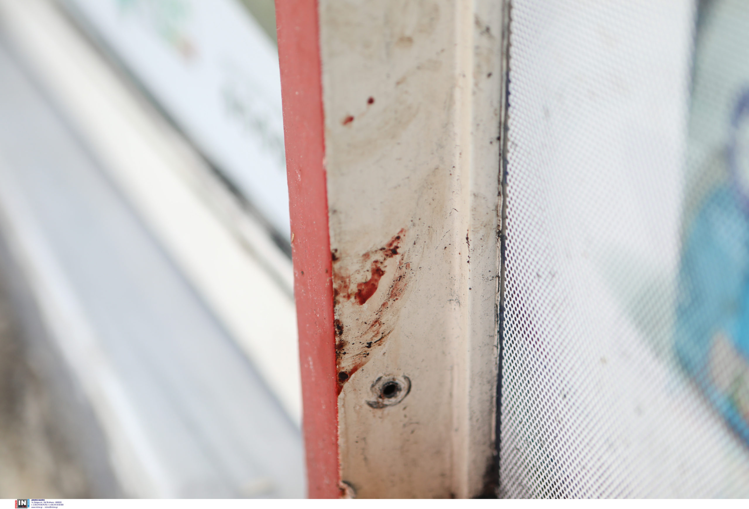 Δολοφονία στη Γλυφάδα: Ο καβγάς και η αιματηρή κατάληξη – “Έτρωγε τα χρήματα της μάνας μου”