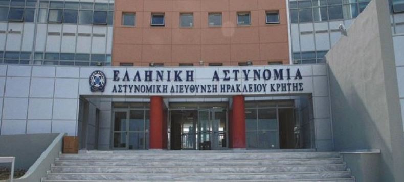 Ηράκλειο: Αστυνομικός μήνυσε την πρώην σύζυγο και την πεθερά του – Κατέληξαν και οι τρεις στο κρατητήριο