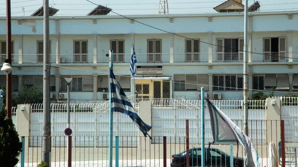 A 36-year-old man who was arrested for raping his adopted daughter in Aegina has died.